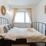 Orkana Spacious By Bookinghost Apartment